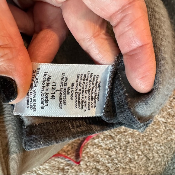 •Bundle of 2 Sweatshirts• - Picture 9 of 11